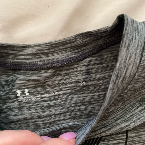 Like new boys 2T grey short sleeve Under Armour tee shirt - Picture 2 of 2